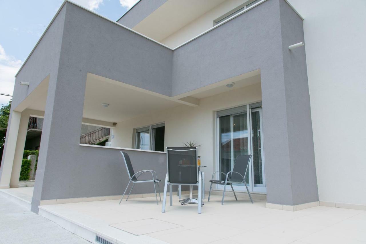 Navi Apartment Kastela Bagian luar foto