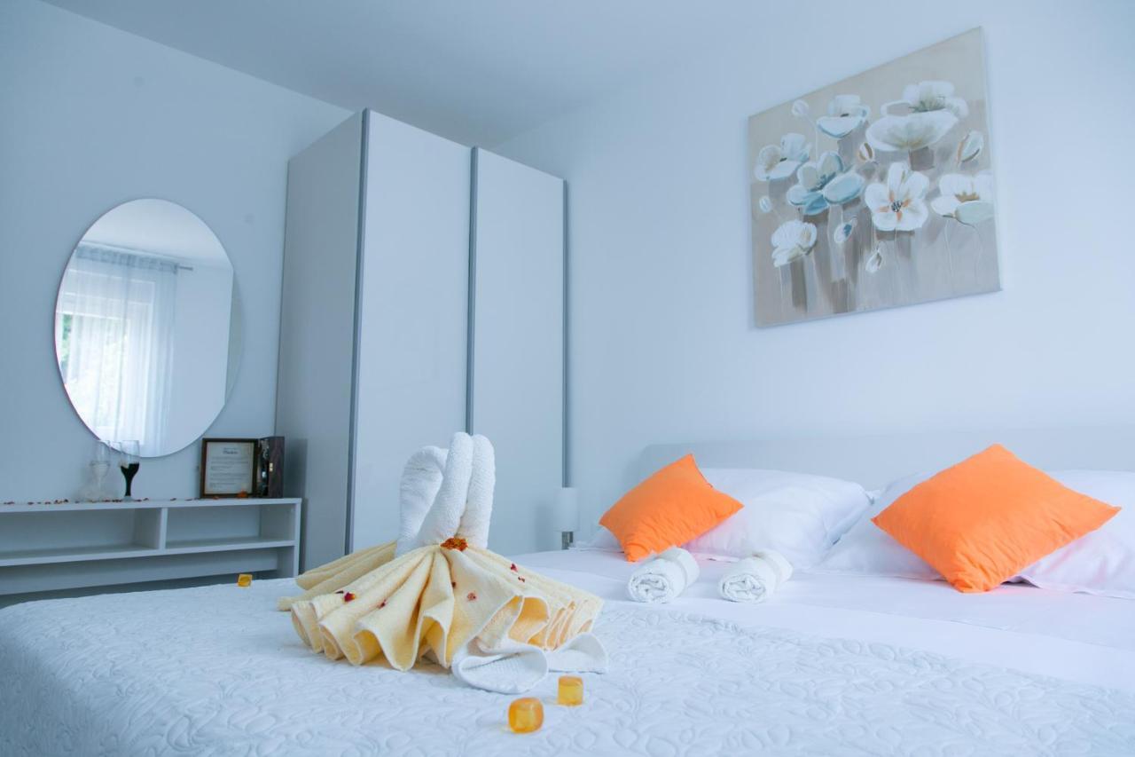 Navi Apartment Kastela Bagian luar foto