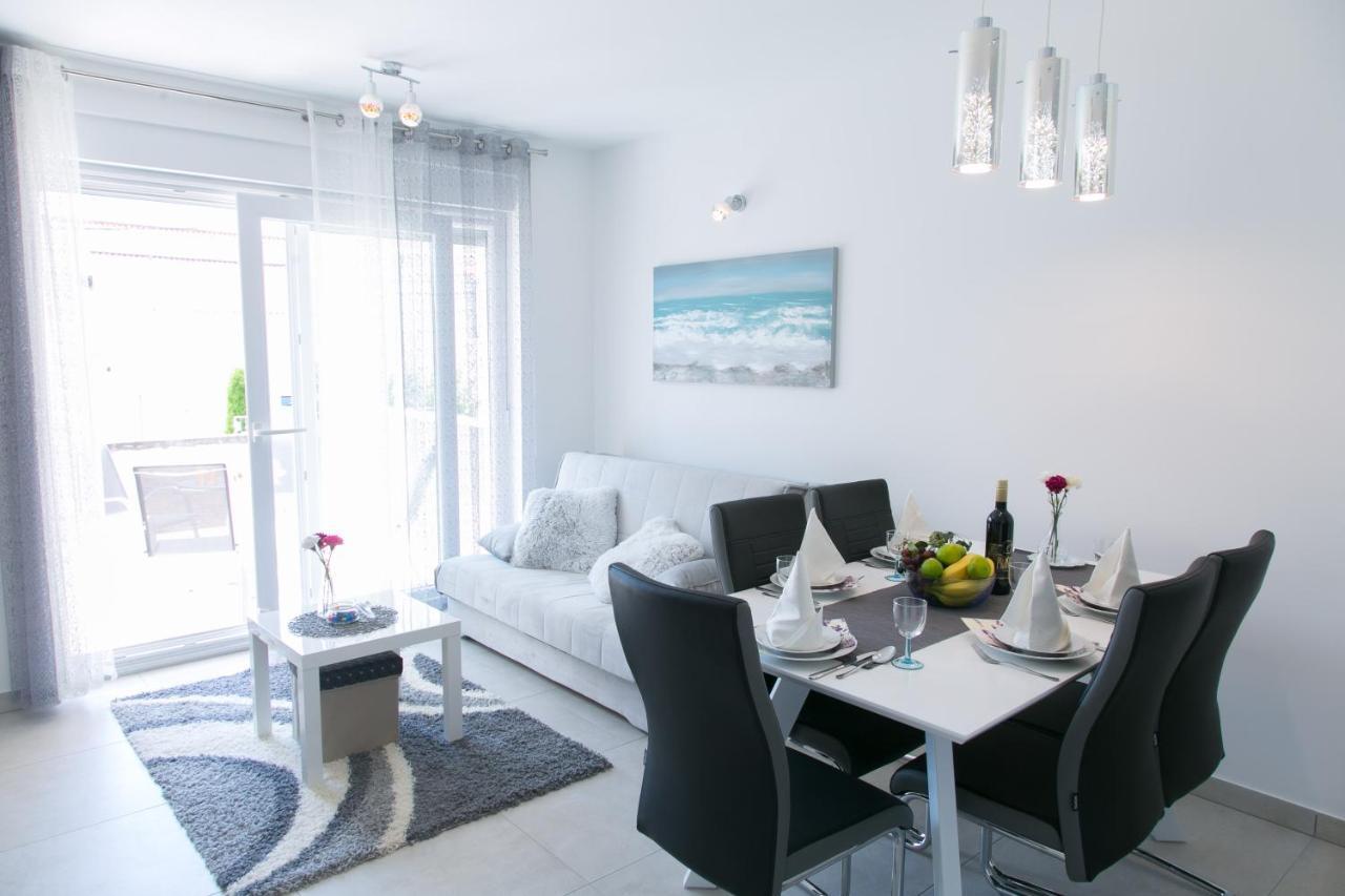 Navi Apartment Kastela Bagian luar foto