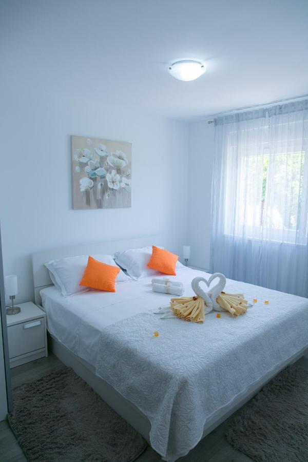 Navi Apartment Kastela Bagian luar foto