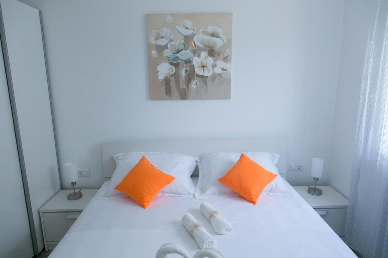 Navi Apartment Kastela Bagian luar foto