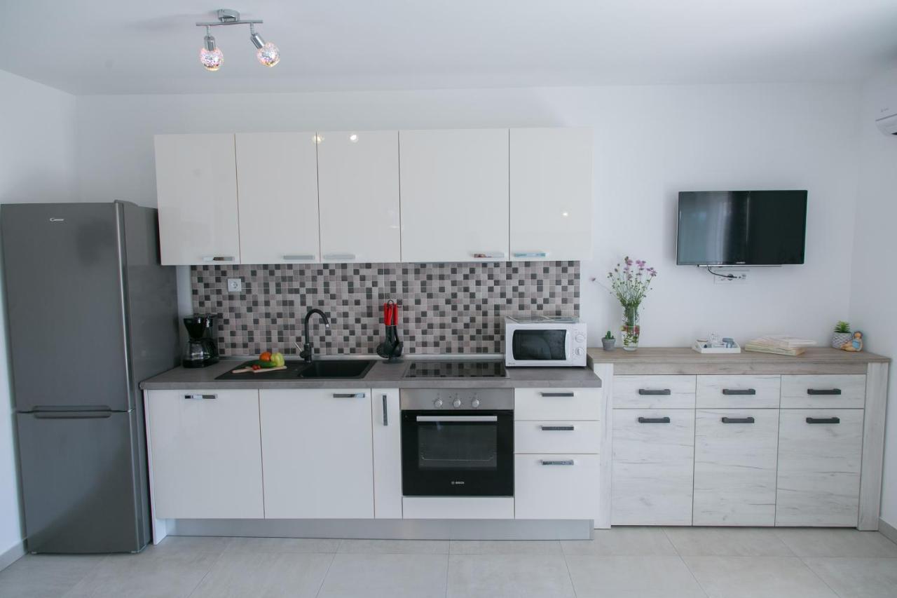 Navi Apartment Kastela Bagian luar foto