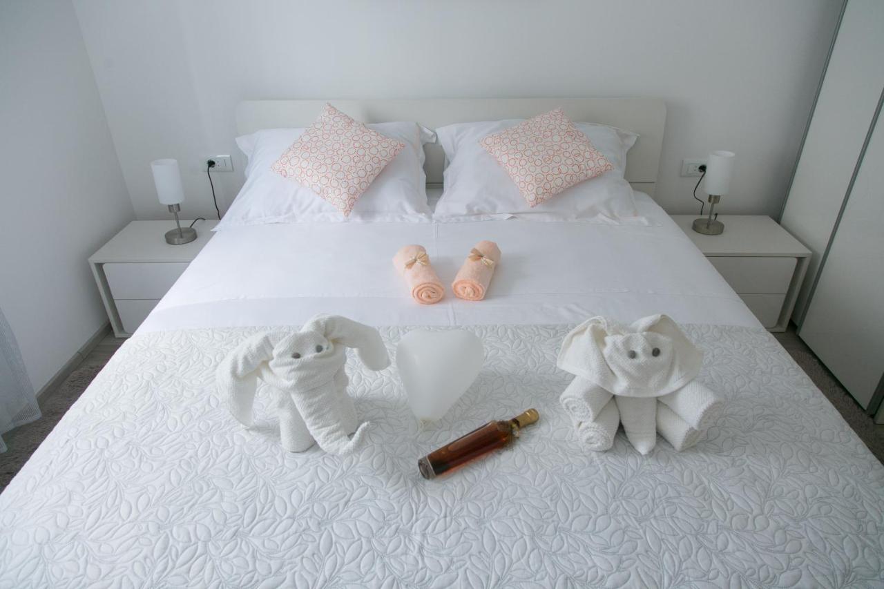 Navi Apartment Kastela Bagian luar foto
