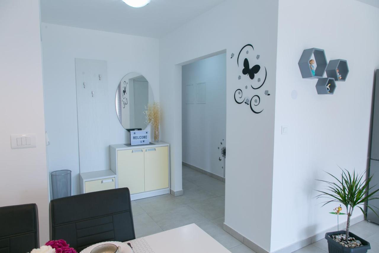 Navi Apartment Kastela Bagian luar foto