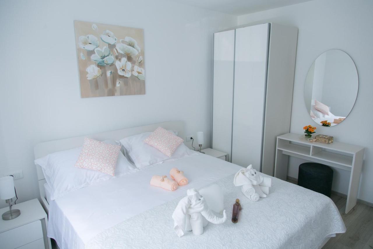 Navi Apartment Kastela Bagian luar foto