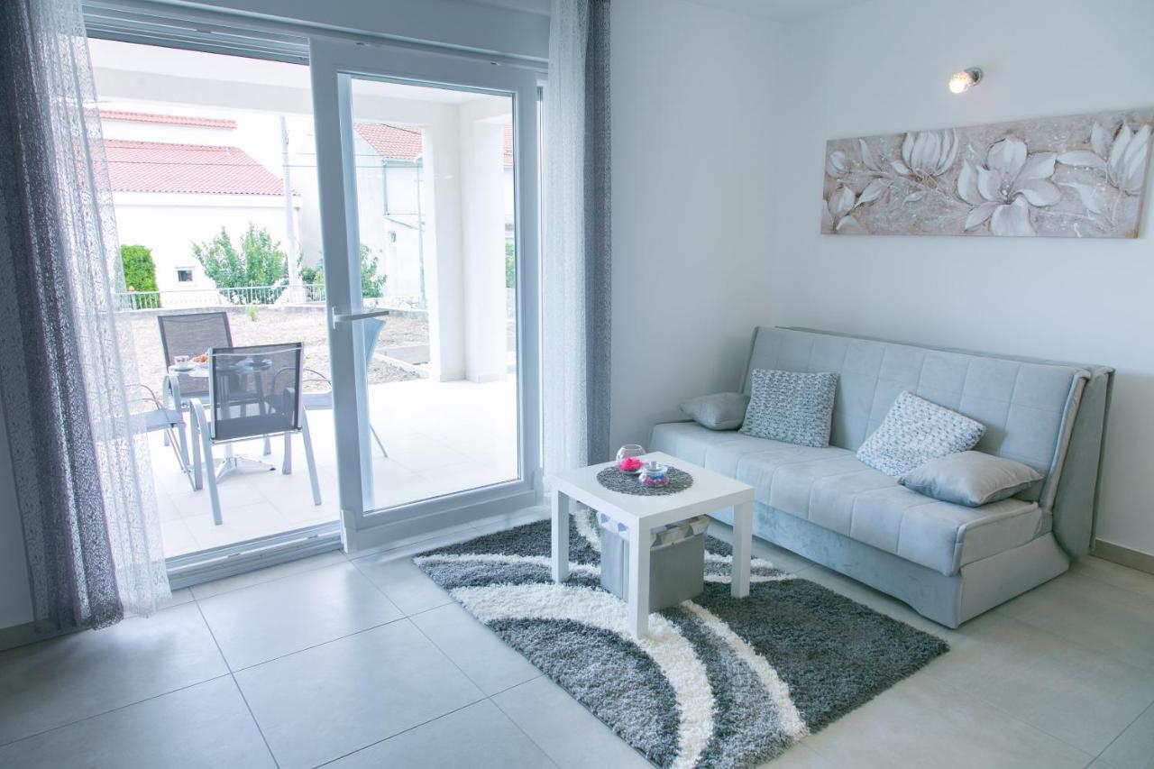 Navi Apartment Kastela Bagian luar foto